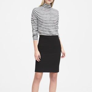 BANANA REPUBLIC LIGHTWEIGHT HIGHWAIST PENCIL SKIRT